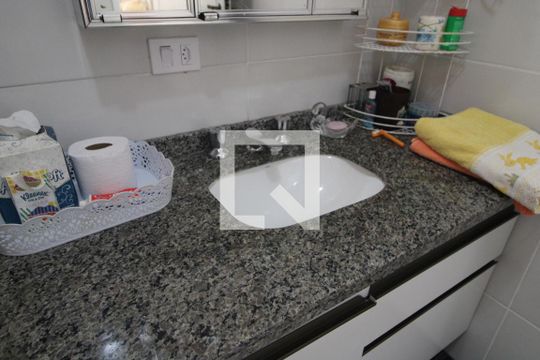 Pia banheiro comum de casa para alugar com 3 quartos, 300m² em Interlagos, São Paulo