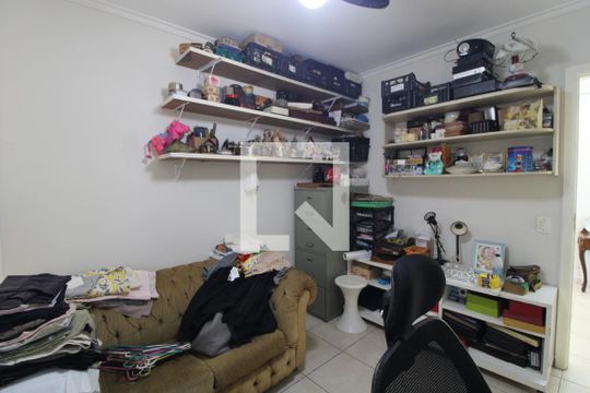 Escritório de casa para alugar com 3 quartos, 300m² em Interlagos, São Paulo