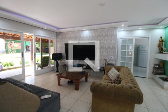 Sala de casa para alugar com 3 quartos, 300m² em Interlagos, São Paulo