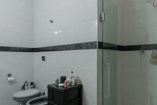 Banheiro Social de casa à venda com 2 quartos, 120m² em Parque Jabaquara, São Paulo