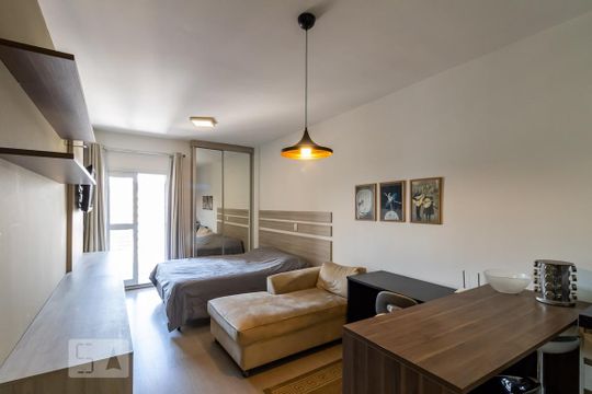Sala de kitnet/studio à venda com 1 quarto, 35m² em Centro, Curitiba