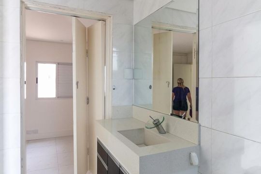 Banheiro da Suíte 1 e 2 de casa à venda com 3 quartos, 300m² em Jardim Santa Cruz (sacoma), São Paulo