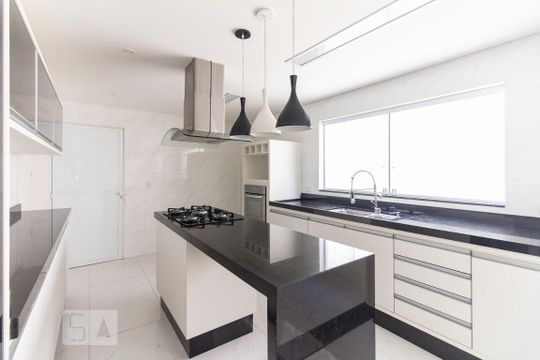 Cozinha de casa à venda com 3 quartos, 300m² em Jardim Santa Cruz (sacoma), São Paulo