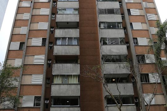 Fachada de apartamento à venda com 2 quartos, 68m² em Vila Andrade, São Paulo