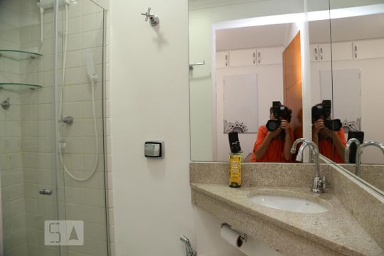 Banheiro da Suíte 1 de apartamento à venda com 2 quartos, 68m² em Vila Andrade, São Paulo
