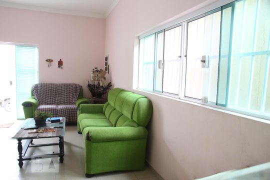 Casa para alugar com 3 quartos, 235m² em Maracanã, Praia Grande