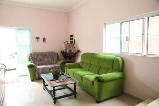 Casa para alugar com 3 quartos, 235m² em Maracanã, Praia Grande
