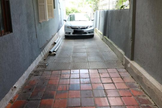 Garagem de casa para alugar com 4 quartos, 180m² em Jardim Itu, Porto Alegre