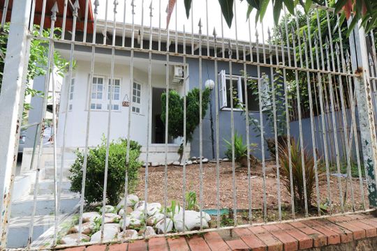 Jardim de casa para alugar com 4 quartos, 180m² em Jardim Itu, Porto Alegre