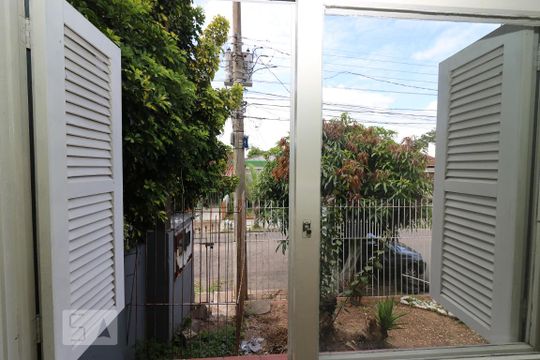 Vista da Suíte de casa para alugar com 4 quartos, 180m² em Jardim Itu, Porto Alegre