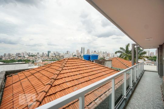 Corredor externo de apartamento para alugar com 2 quartos, 43m² em Água Rasa, São Paulo