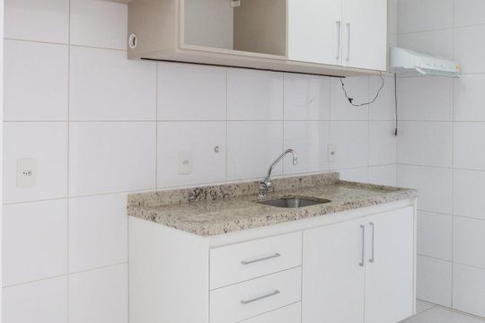 Cozinha de apartamento para alugar com 1 quarto, 45m² em Várzea da Barra Funda, São Paulo