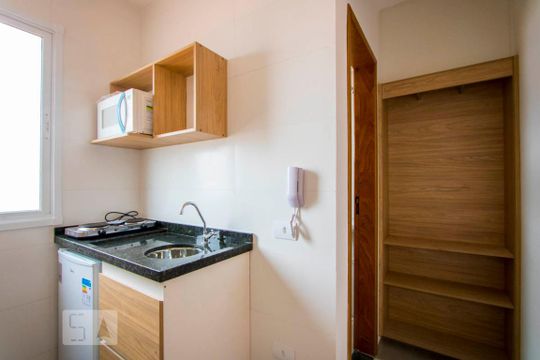 Quarto/Cozinha de kitnet/studio para alugar com 1 quarto, 10m² em Vila São Pedro, Santo André