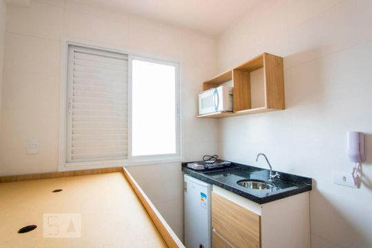 Quarto/Cozinha de kitnet/studio para alugar com 1 quarto, 10m² em Vila São Pedro, Santo André