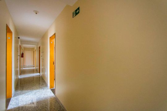 Área comum de kitnet/studio para alugar com 1 quarto, 13m² em Vila São Pedro, Santo André