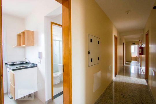 Área comum de kitnet/studio para alugar com 1 quarto, 13m² em Vila São Pedro, Santo André
