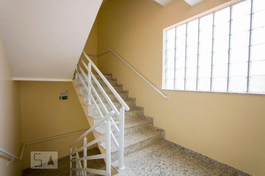 Área comum de kitnet/studio para alugar com 1 quarto, 13m² em Vila São Pedro, Santo André