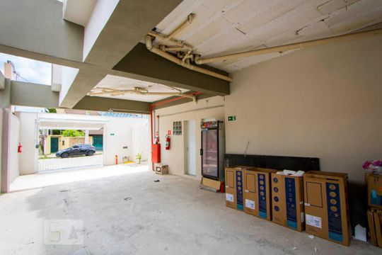 Área comum de kitnet/studio para alugar com 1 quarto, 13m² em Vila São Pedro, Santo André