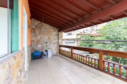 Varanda de casa à venda com 3 quartos, 280m² em Vila Pereira Barreto, São Paulo