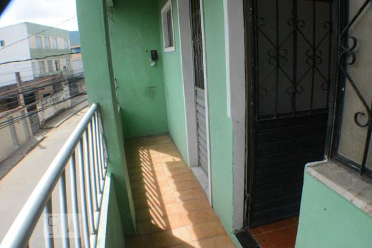 Quarto 1 com varanda e banheiro de casa para alugar com 3 quartos, 102m² em Estrada das Barreiras, Salvador