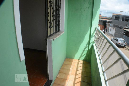 Quarto 1 com varanda e banheiro de casa para alugar com 3 quartos, 102m² em Estrada das Barreiras, Salvador
