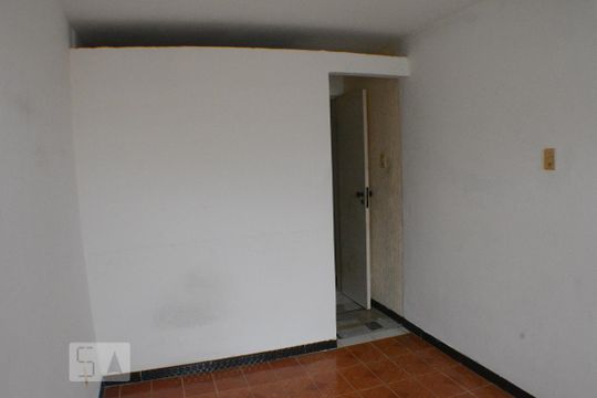 Quarto 1 com varanda e banheiro de casa para alugar com 3 quartos, 102m² em Estrada das Barreiras, Salvador