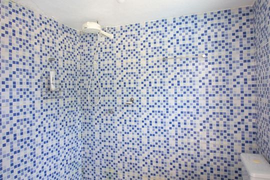 Banheiro de Serviço 2 de casa à venda com 3 quartos, 400m² em Bairro do Mursa, Várzea Paulista