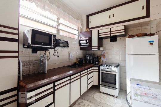 Cozinha de casa à venda com 4 quartos, 244m² em Vila Ivone, São Paulo