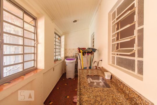 Cozinha e área de serviço - edícula de casa à venda com 4 quartos, 244m² em Vila Ivone, São Paulo