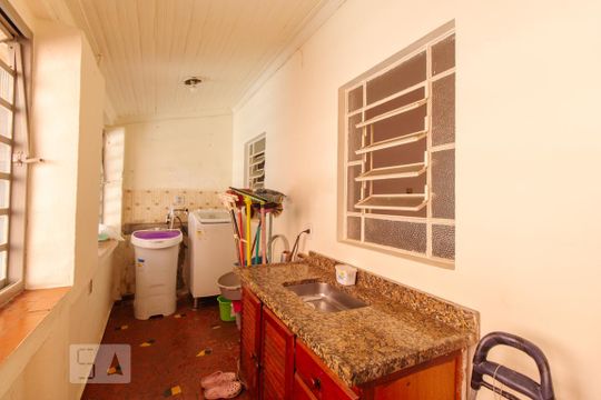 Cozinha e área de serviço - edícula de casa à venda com 4 quartos, 244m² em Vila Ivone, São Paulo