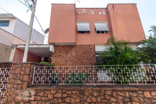 Fachada de casa à venda com 4 quartos, 244m² em Vila Ivone, São Paulo