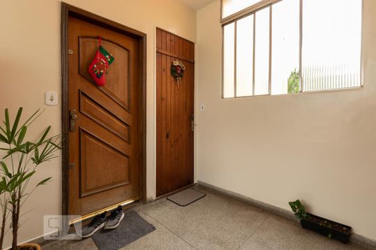 Entrada  de apartamento à venda com 2 quartos, 52m² em Vila Silvia, São Paulo