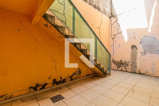 Quintal da Área de Serviço de casa à venda com 4 quartos, 356m² em Jardim Las Vegas, Santo André
