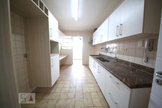 Cozinha de apartamento à venda com 2 quartos, 89m² em Santo Amaro, São Paulo
