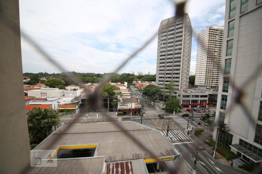 Vista de apartamento à venda com 2 quartos, 89m² em Santo Amaro, São Paulo