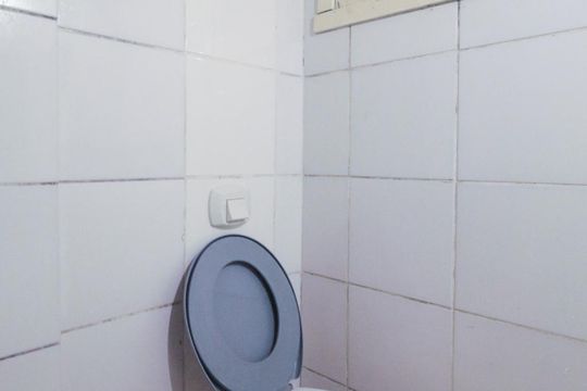 Banheiro de kitnet/studio à venda com 1 quarto, 24m² em Centro Histórico, Porto Alegre