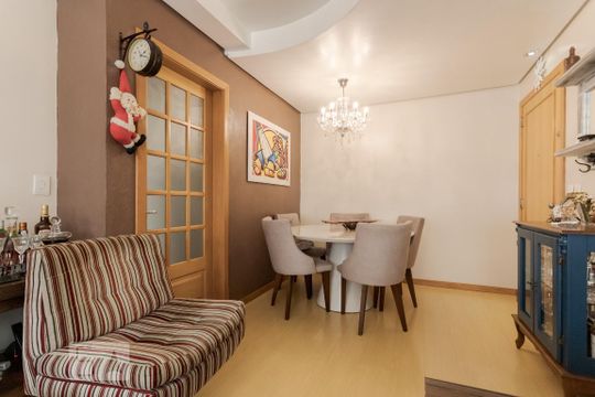 Sala de apartamento à venda com 3 quartos, 87m² em Petrópolis, Porto Alegre