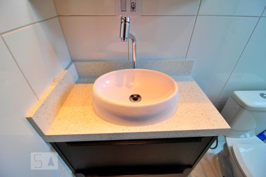 Banheiro da Suíte de apartamento para alugar com 2 quartos, 50m² em Vila Dora, Santo André