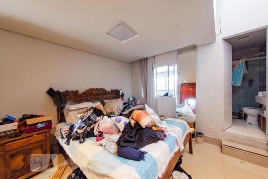 Suíte de casa à venda com 4 quartos, 300m² em Gutierrez, Belo Horizonte