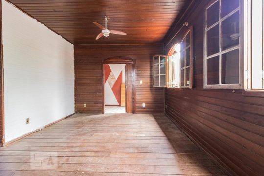 Sala de casa à venda com 3 quartos, 101m² em Cavalhada, Porto Alegre