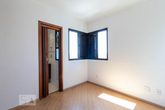 Suíte de apartamento para alugar com 3 quartos, 84m² em Jardim Santa Inês, São Paulo