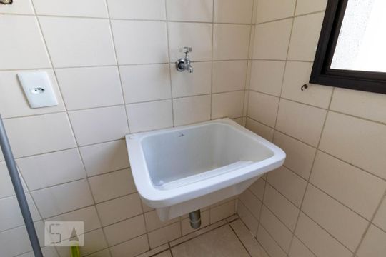 Área de Serviço - Tanque de apartamento para alugar com 3 quartos, 84m² em Jardim Santa Inês, São Paulo