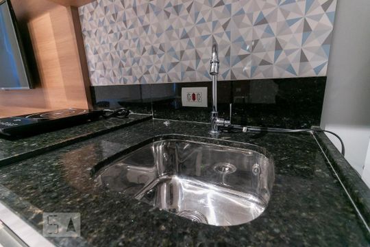 Cozinha de apartamento para alugar com 1 quarto, 25m² em Mirandópolis, São Paulo