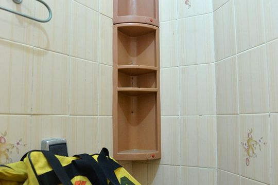Banheiro de serviço de apartamento para alugar com 3 quartos, 175m² em Boa Vista, São Vicente