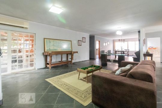Sala de casa à venda com 4 quartos, 350m² em Vila Assunção, Porto Alegre