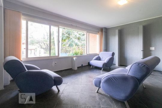 Sala de casa à venda com 4 quartos, 350m² em Vila Assunção, Porto Alegre
