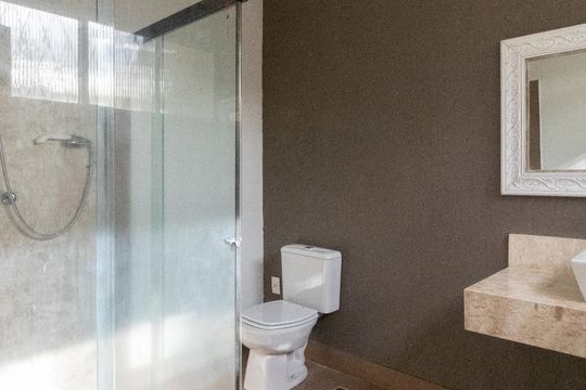 Banheiro da Suíte de casa à venda com 4 quartos, 350m² em Vila Assunção, Porto Alegre