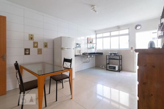 Cozinha de casa à venda com 4 quartos, 350m² em Vila Assunção, Porto Alegre