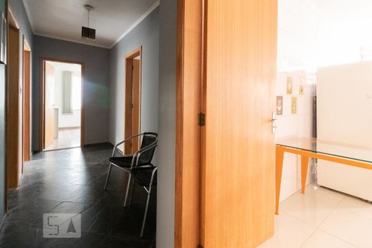 Corredor de casa à venda com 4 quartos, 350m² em Vila Assunção, Porto Alegre