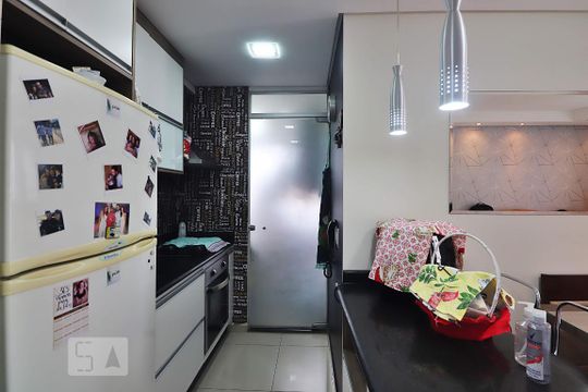 Cozinha de apartamento à venda com 2 quartos, 69m² em Vila Alzira, Santo André